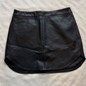 NWOT BB Dakota Black Genuine Leather Mini Skirt | Curved Hem Size 4